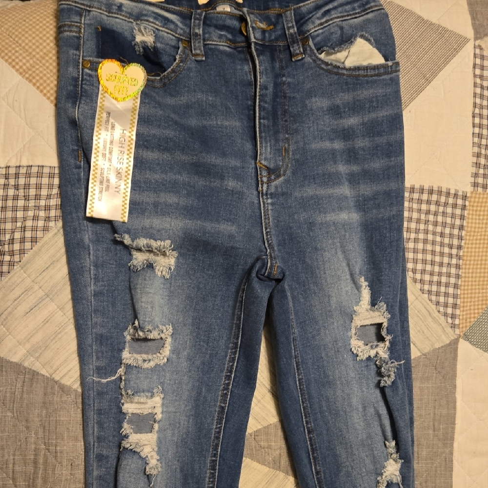 Trendy Distressed Skinny Jeans in Blue